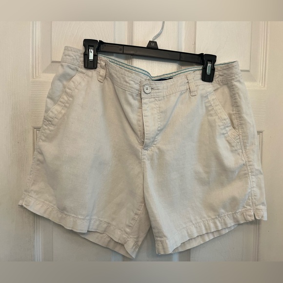 Bandolino Pants - White linen and cotton blend shorts